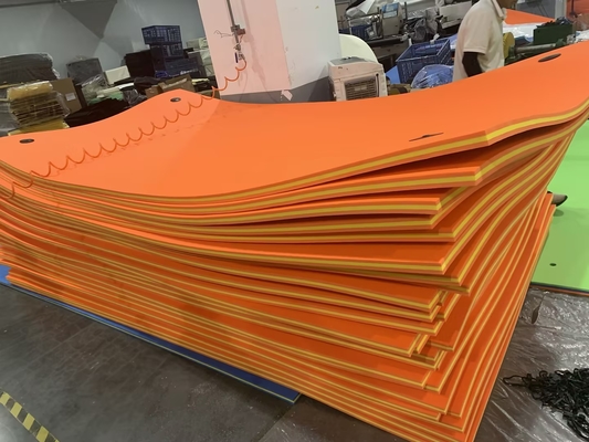OEM Podkładki wodne piankowe Matki pływające do aktywności na świeżym powietrzu Rozwiązanie produkcyjne odporne na warunki pogodowe